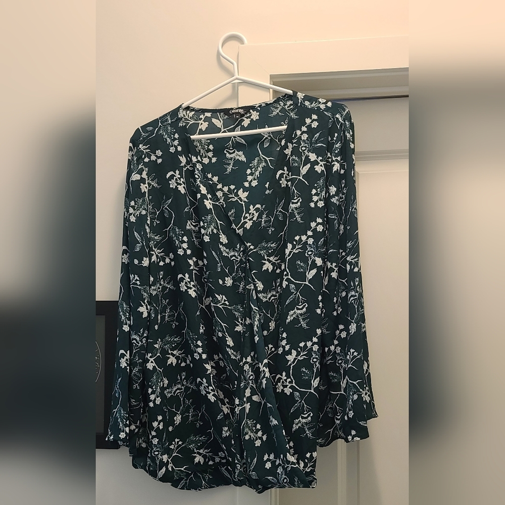 George Relaxed Floral Long Sleeve Blouse in Green and White